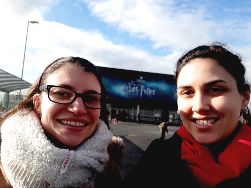 Tsilla Aumigny et Amandine Weber devant les Studios Harry Potter