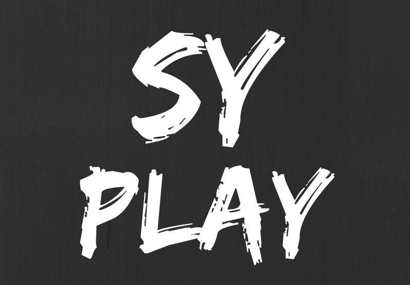 Le logo du Youtuber : Sy Play écrit en blanc sur un fond gris